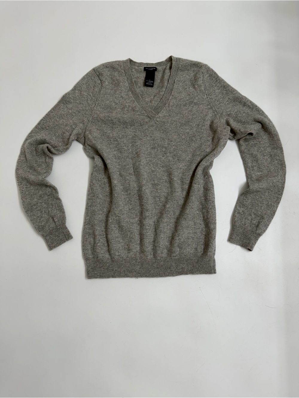 Magaschoni 100% Cashmere Gray V-Neck Sweater Size L